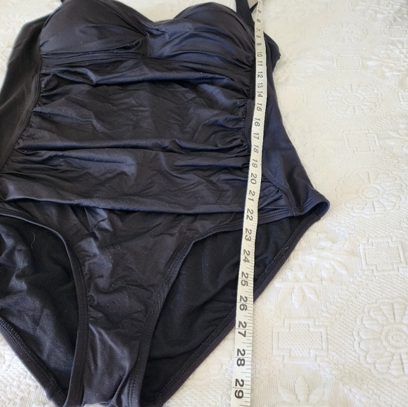 Liz Claiborne One Piece Black Rouched Slimming Soft Cups Swimsuit Size 16 NWT - Picture 5 of 6